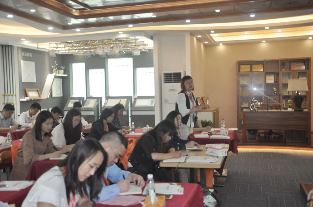 歐斯寶商學院，發揮精品班優勢，高效提升培訓效果