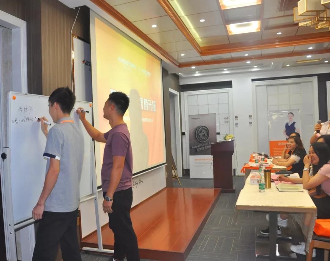 培訓現場|“戰狼隊”與“戰勝隊”展開激烈戰爭